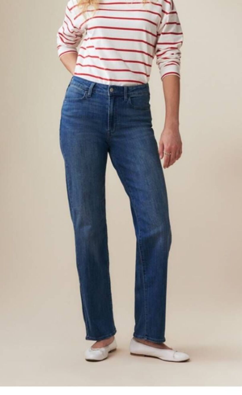 Old Navy Mid Rise Boyfriend Jeans